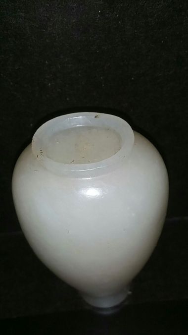 Jade Snuff Bottle 軟玉鼻煙壺 鼻煙壺