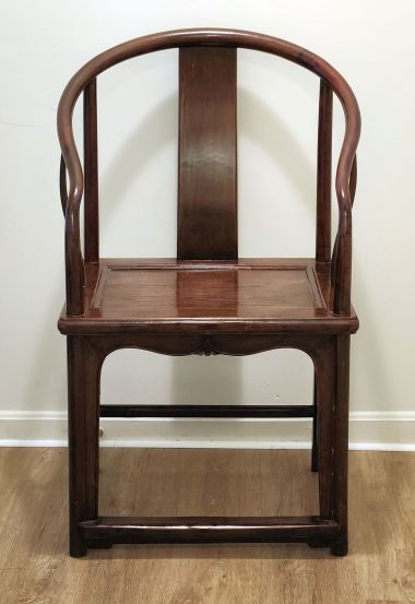 Pair of Cherrywood Horseshoe Chairs 櫻桃木馬蹄椅一對