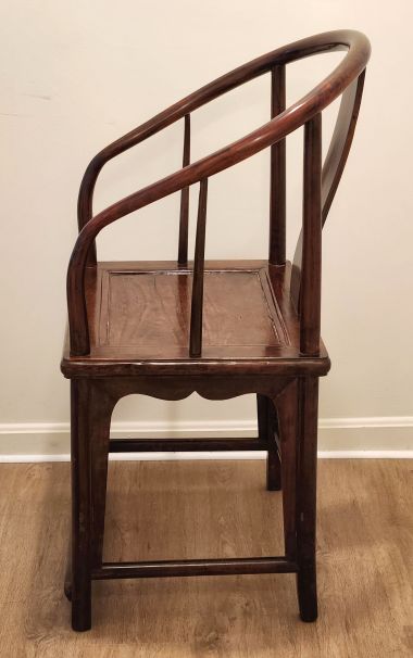 Pair of Cherrywood Horseshoe Chairs 櫻桃木馬蹄椅一對