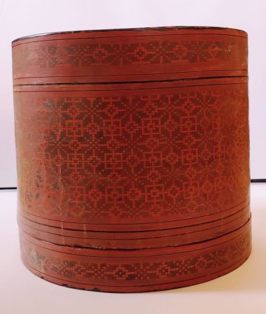 Burmese Lacquer Betel Nut Box - Kunit